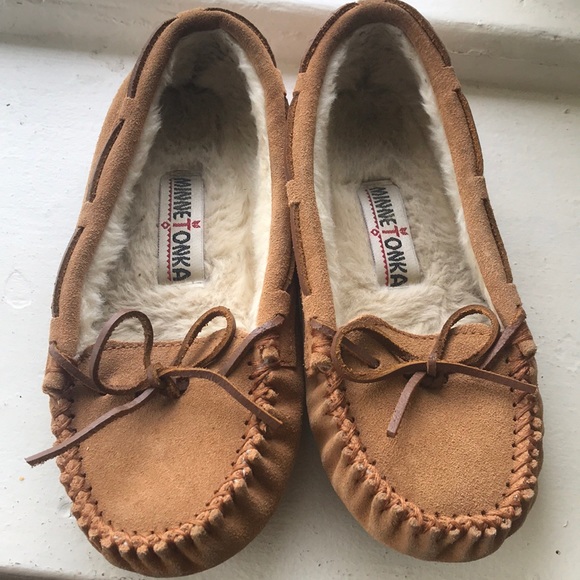 Minnetonka Shoes - 💕LAST CHANCE-FINAL PRICE 💕Moccasin Slippers